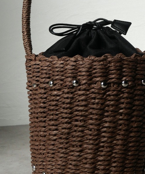 CURI BISCUI（キュリ　ビスキュイ）の「スタッズデザイン カゴバッグ（トートバッグ・レディース・ブラウン/グレー/ベージュ×ブラック・FREE）」の16枚目の写真
