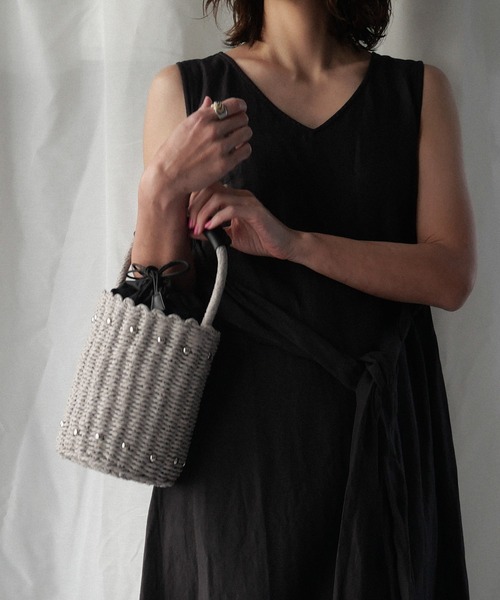 CURI BISCUI（キュリ　ビスキュイ）の「スタッズデザイン カゴバッグ（トートバッグ・レディース・ブラウン/グレー/ベージュ×ブラック・FREE）」の11枚目の写真