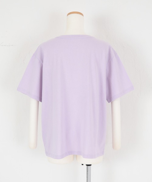 titivate（ティティベイト）の「はぴだんぶいロゴプリントTシャツ（Tシャツ/カットソー・レディース・オフホワイト/ライトパープル/ライトブラウン/チャコール・FREE）」の6枚目の写真