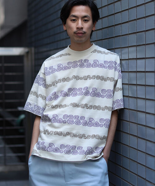 BEAMS(ビームス)の「BEAMS / ジャカード ボーダー クルーネック Tシャツ(Tシャツ/カットソー・メンズ・ネイビー/アイボリー・SMALL/MEDIUM/LARGE/X-LARGE)」の2枚目の写真