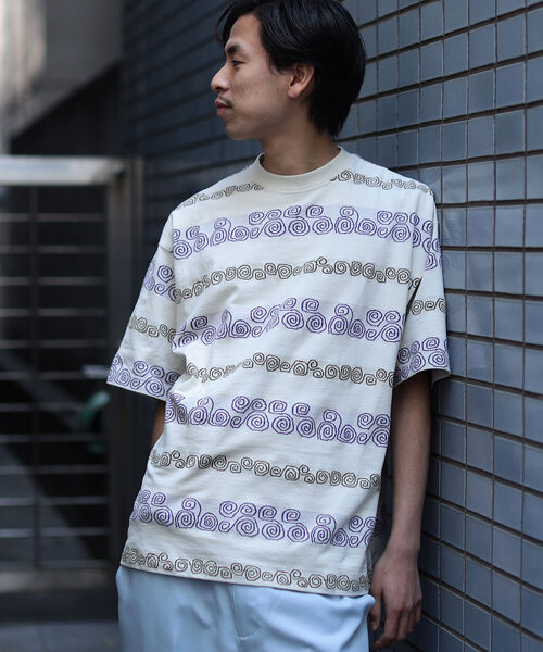 BEAMS(ビームス)の「BEAMS / ジャカード ボーダー クルーネック Tシャツ(Tシャツ/カットソー・メンズ・ネイビー/アイボリー・SMALL/MEDIUM/LARGE/X-LARGE)」の11枚目の写真