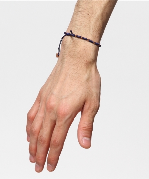 Lui's（ルイス）の「HAPPY CHOKAS LAB(ハッピー･チョーカーズ･ラボ) ブレス（ブレスレット・メンズ・ブラック/ホワイト/ネイビー/オレンジ/イエロー・FREE）」の6枚目の写真