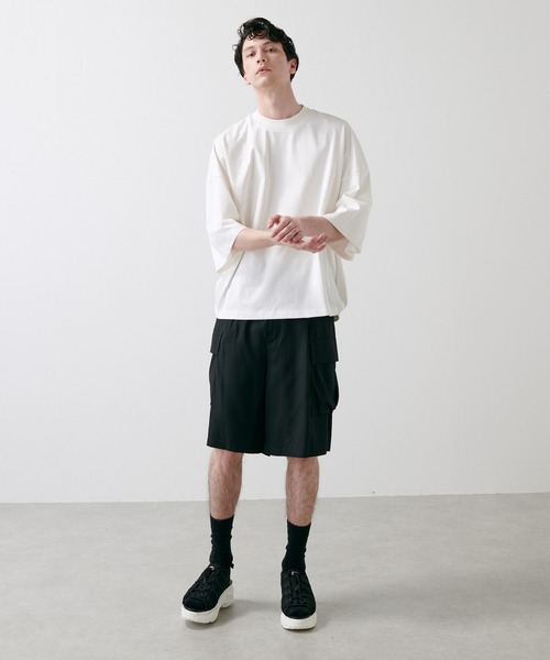 Lui's（ルイス）の「プレミアムスビンモダンビッグシルエットTシャツ（Tシャツ/カットソー・メンズ・ホワイト/ブラック/ライトベージュ・FREE）」の7枚目の写真