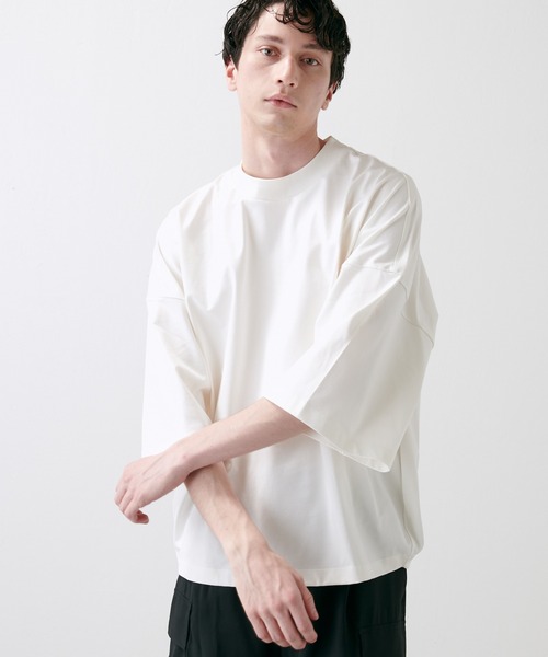 Lui's（ルイス）の「プレミアムスビンモダンビッグシルエットTシャツ（Tシャツ/カットソー・メンズ・ホワイト/ブラック/ライトベージュ・FREE）」の9枚目の写真