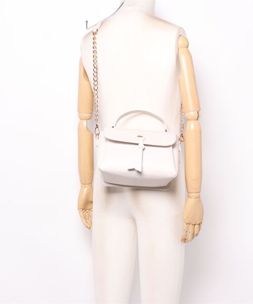 EDIT COLOGNE（エディットコロン）の「【美人百花4月号掲載商品】デザインステッチショルダーバッグ（ショルダーバッグ・レディース・ブルー/ブラック/オフホワイト・ﾌﾘ-）」の4枚目の写真