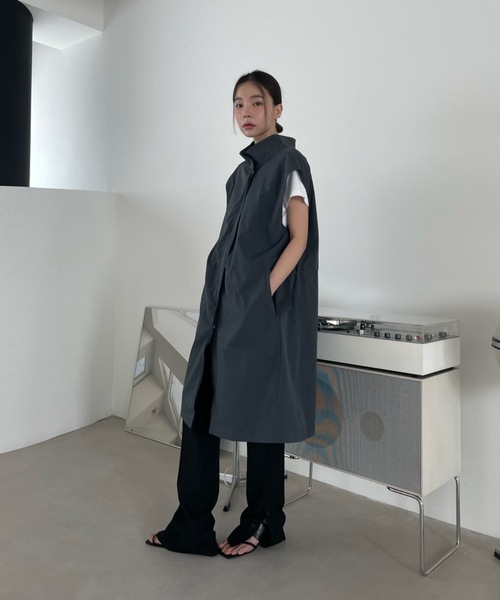 Didot.showroom（ディドット ショールーム）の「スタンドカラーロングベスト（ベスト・レディース・カーキ/ダークグレー・FREE）」の16枚目の写真