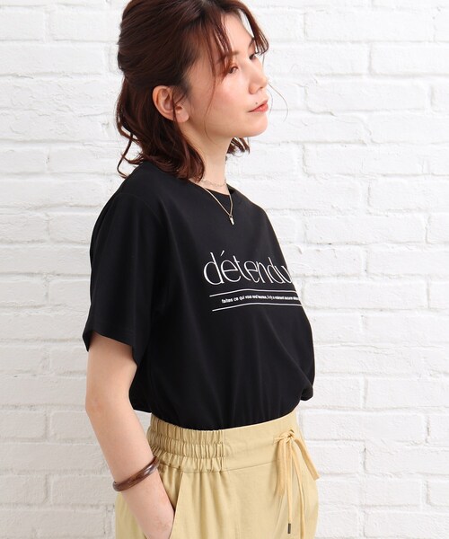 SHOO・LA・RUE(シューラルー)の「◆【S-L】シンプルロゴプリントTシャツ(Tシャツ/カットソー・レディース・ブラック/グリーン・01/02/03)」の4枚目の写真