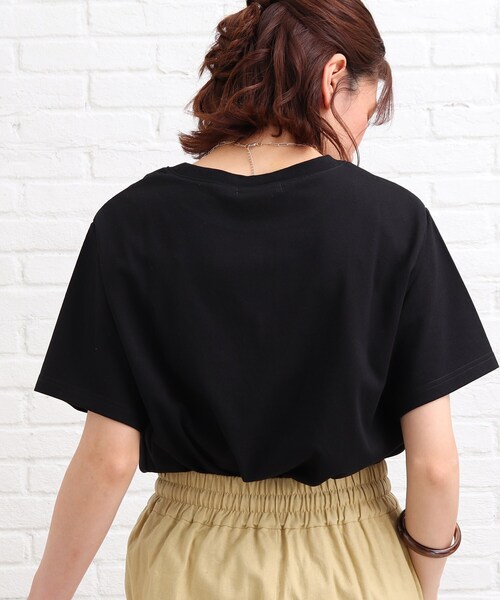 SHOO・LA・RUE(シューラルー)の「◆【S-L】シンプルロゴプリントTシャツ(Tシャツ/カットソー・レディース・ブラック/グリーン・01/02/03)」の5枚目の写真