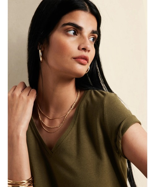 BANANA REPUBLIC FACTORY STORE（バナナリパブリック ファクトリーストア）の「BANANA REPUBLIC FACTORY STORE　　VネックタイムレスTシャツ（Tシャツ/カットソー・レディース・カーキ/ブルー系その他/ホワイト/グレー/ブラック/イエロー/ラベンダー/イエロー系その他/ブラック系その他・S/M/L/XS）」の5枚目の写真