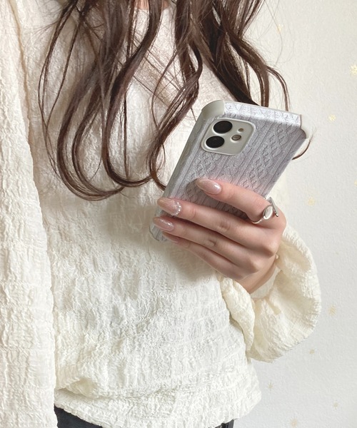 tolene(トレネ)の「ツィード ニットプリント スマホカバー iPhoneケース ( 7 / 8 / SE2 / 11 / 11Pro / 11Pro max / 12 / 12pro / 12pro max / 12mini / 13 /13pro / 13promax)(スマホケース/カバー・レディース・オフホワイト/ブルー・K/F/A/C/E/H/J/D/B/G/I)」の12枚目の写真
