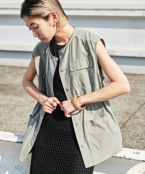 Auntie Rosa Holiday(アンティローザホリデー)の「ノーカラーミリタリーベスト(ベスト・レディース・ブラック/カーキ/オリーブ・FREE)」の14枚目の写真