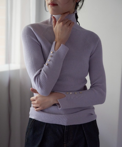 TRIANGLE PALETTE(トライアングルパレット)の「袖釦ボトルネックリブニット(ニット/セーター・レディース・ライトグレー/ベージュ/ブルー/アイボリー/ブラック/ラベンダー/ブラウン/ミント・FREE)」の8枚目の写真