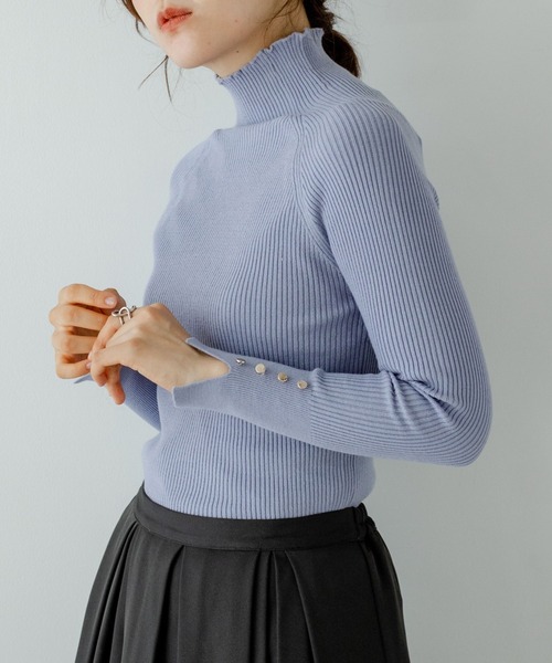 TRIANGLE PALETTE(トライアングルパレット)の「袖釦ボトルネックリブニット(ニット/セーター・レディース・ライトグレー/ベージュ/ブルー/アイボリー/ブラック/ラベンダー/ブラウン/ミント・FREE)」の7枚目の写真