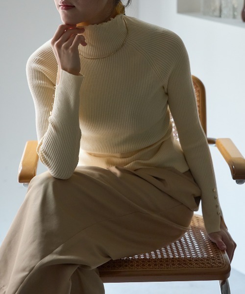 TRIANGLE PALETTE(トライアングルパレット)の「袖釦ボトルネックリブニット(ニット/セーター・レディース・ライトグレー/ベージュ/ブルー/アイボリー/ブラック/ラベンダー/ブラウン/ミント・FREE)」の19枚目の写真