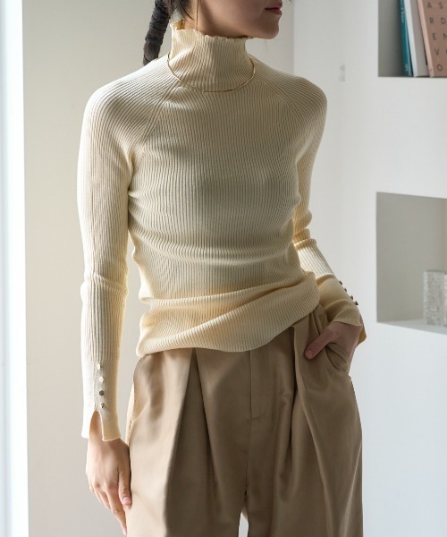 TRIANGLE PALETTE(トライアングルパレット)の「袖釦ボトルネックリブニット(ニット/セーター・レディース・ライトグレー/ベージュ/ブルー/アイボリー/ブラック/ラベンダー/ブラウン/ミント・FREE)」の18枚目の写真