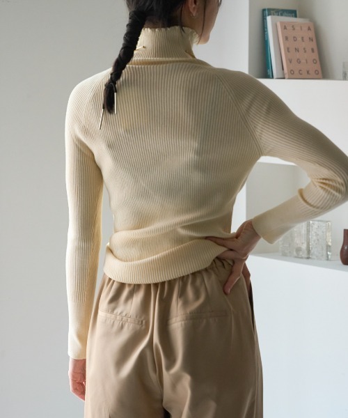 TRIANGLE PALETTE(トライアングルパレット)の「袖釦ボトルネックリブニット(ニット/セーター・レディース・ライトグレー/ベージュ/ブルー/アイボリー/ブラック/ラベンダー/ブラウン/ミント・FREE)」の15枚目の写真