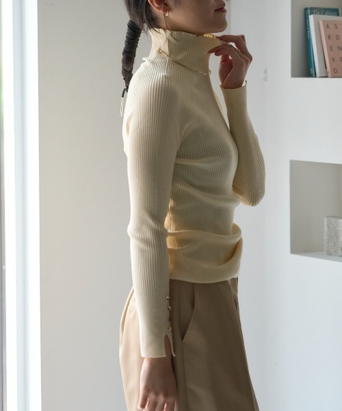 TRIANGLE PALETTE(トライアングルパレット)の「袖釦ボトルネックリブニット(ニット/セーター・レディース・ライトグレー/ベージュ/ブルー/アイボリー/ブラック/ラベンダー/ブラウン/ミント・FREE)」の13枚目の写真