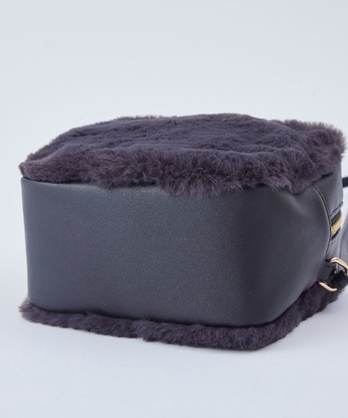 Actually（アクチュアリー）の「ショルダーバッグ キューブファー（ショルダーバッグ・レディース・ブラック/グレー/アイボリー・フリー）」の12枚目の写真