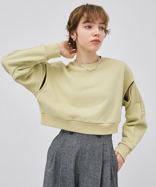 PUBLIC TOKYO（パブリックトウキョウ）の「ショルダースリットショートスウェット（スウェット・レディース・アイボリー/ブラック/ベージュ/ライム・FREE）」の21枚目の写真