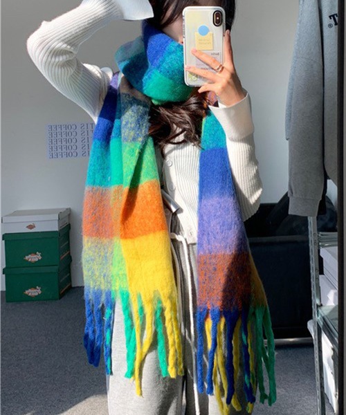 Chaco closet（チャコ クローゼット）の「ボリュームフリンジチェックマフラー（マフラー・レディース・グレー/ブラウン/ブルー/イエロー/パープル/ピンク/グリーン/レッド・FREE）」の18枚目の写真