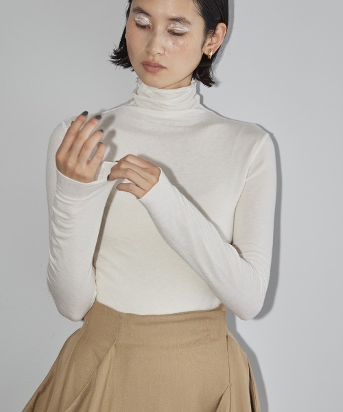 TODAYFUL(トゥデイフル)の「ソフトタートルトップス(Tシャツ/カットソー・レディース・ブラック/ナチュラル/ブルー系その他/キナリ・FREE)」の2枚目の写真