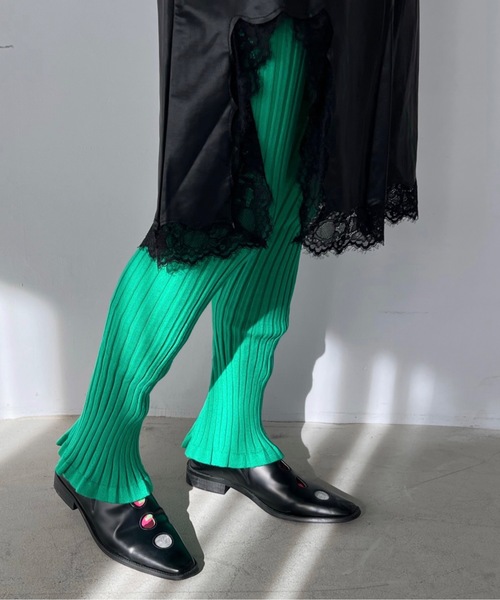 SANSeLF(サンセルフ)の「リブフレアニットレギンス【SANSeLF】sanw22a087(レギンス/スパッツ・レディース・ブラック/グリーン/ブラウン/パープル/グレー/アイボリー/ピンク・FREE)」の5枚目の写真