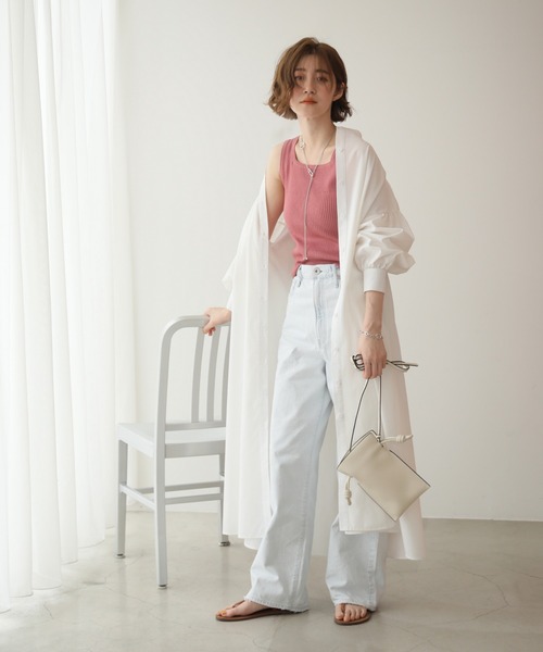 frames RAY CASSIN(フレームスレイカズン)の「WEB限定 ボリュームスリーブバンドカラーワンピース(シャツワンピース・レディース・オフホワイト/レッド/ブラック・FREE)」の1枚目の写真