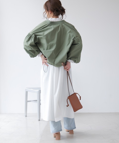 frames RAY CASSIN(フレームスレイカズン)の「WEB限定 ボリュームスリーブバンドカラーワンピース(シャツワンピース・レディース・オフホワイト/レッド/ブラック・FREE)」の15枚目の写真