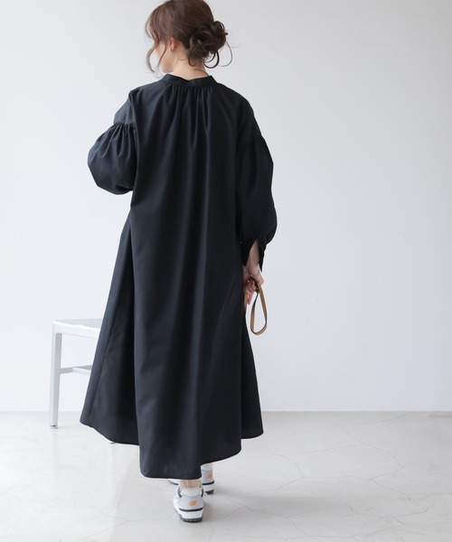 frames RAY CASSIN(フレームスレイカズン)の「WEB限定 ボリュームスリーブバンドカラーワンピース(シャツワンピース・レディース・オフホワイト/レッド/ブラック・FREE)」の22枚目の写真