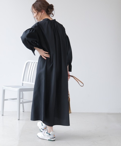 frames RAY CASSIN(フレームスレイカズン)の「WEB限定 ボリュームスリーブバンドカラーワンピース(シャツワンピース・レディース・オフホワイト/レッド/ブラック・FREE)」の11枚目の写真