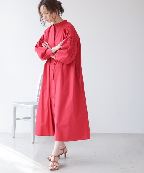 frames RAY CASSIN(フレームスレイカズン)の「WEB限定 ボリュームスリーブバンドカラーワンピース(シャツワンピース・レディース・オフホワイト/レッド/ブラック・FREE)」の4枚目の写真