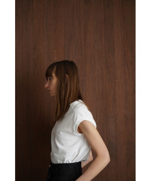 CLANE（クラネ）の「SIDE SLIT NO SLEEVE TOPS（その他トップス