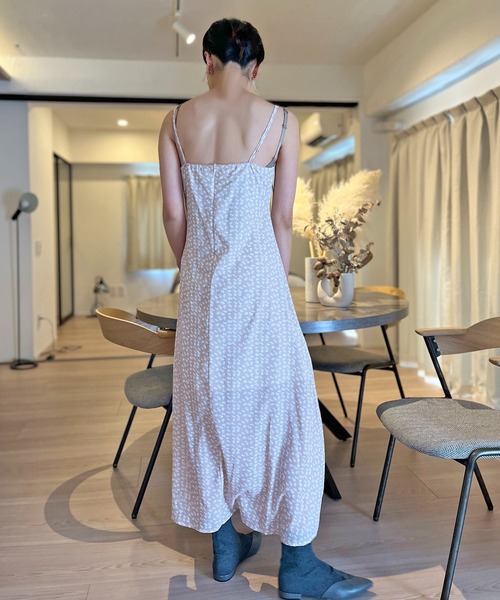 Jewelobe(ジュエローブ)の「スモールモノフラワーマキシキャミワンピース(ワンピース・レディース・ブラック/ベージュ/グリーン・FREE)」の14枚目の写真
