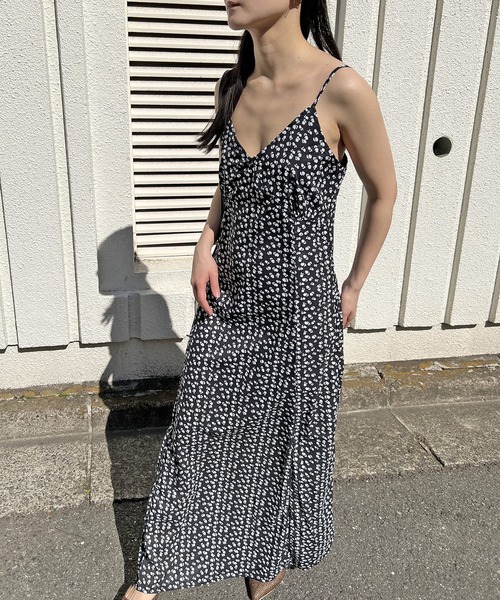 Jewelobe(ジュエローブ)の「スモールモノフラワーマキシキャミワンピース(ワンピース・レディース・ブラック/ベージュ/グリーン・FREE)」の20枚目の写真