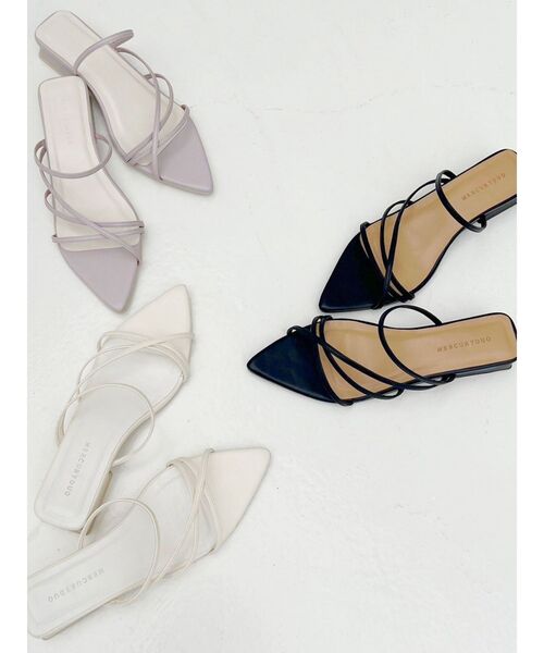 MERCURYDUO（マーキュリーデュオ）の「ナローストラップポイントトゥサンダル（サンダル・レディース・オフホワイト/ラベンダー/ブラック・36/38）」の4枚目の写真