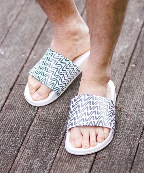 RVCA(ルーカ)の「RVCA メンズ VA WAVE SHOWER SLIDE サンダル【2023年春夏モデル】/ルーカシャワサン(シャワーサンダル)(サンダル・メンズ・ブラック/ホワイト・10/8/9)」の13枚目の写真