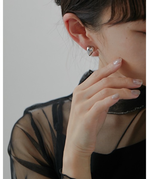 ear PAPILLONNER(イアパピヨネ)の「《WEB限定》ハート型クリップイヤリング(イヤリング・レディース・シルバー/ゴールド・FREE)」の9枚目の写真