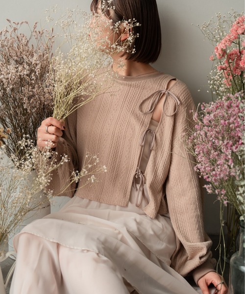 Ambre Ciel(アンブルシエル)の「スリットリボンプルオーバー/【WEB/EC限定商品】(Tシャツ/カットソー・レディース・ブラック/アイボリー/ベージュ・FREE)」の3枚目の写真