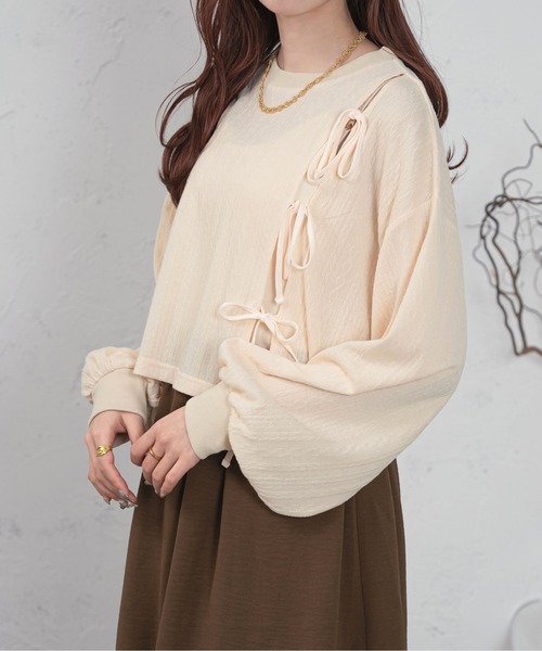 Ambre Ciel(アンブルシエル)の「スリットリボンプルオーバー/【WEB/EC限定商品】(Tシャツ/カットソー・レディース・ブラック/アイボリー/ベージュ・FREE)」の20枚目の写真