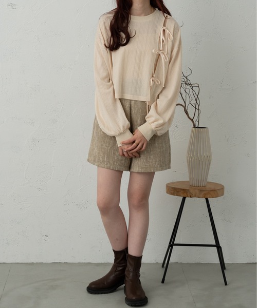 Ambre Ciel(アンブルシエル)の「スリットリボンプルオーバー/【WEB/EC限定商品】(Tシャツ/カットソー・レディース・ブラック/アイボリー/ベージュ・FREE)」の6枚目の写真