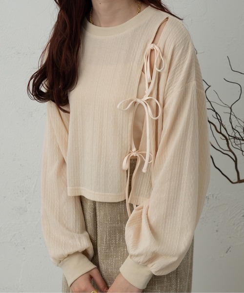 Ambre Ciel(アンブルシエル)の「スリットリボンプルオーバー/【WEB/EC限定商品】(Tシャツ/カットソー・レディース・ブラック/アイボリー/ベージュ・FREE)」の4枚目の写真