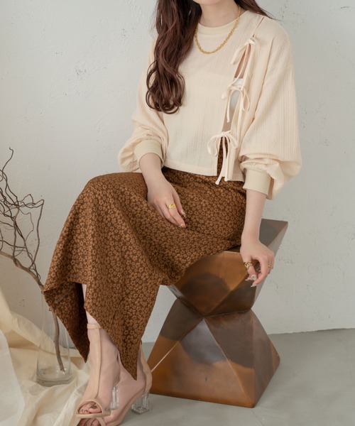 Ambre Ciel(アンブルシエル)の「スリットリボンプルオーバー/【WEB/EC限定商品】(Tシャツ/カットソー・レディース・ブラック/アイボリー/ベージュ・FREE)」の12枚目の写真