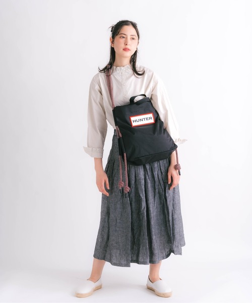 HUNTER（ハンター）の「HUNTER / ハンタートラベルリップストップトート TRAVEL RIPSTOP TOTE UBS1517NRS HTJ（ハンドバッグ・レディース・ブラック/ホワイト/カーキ・FREE）」の8枚目の写真
