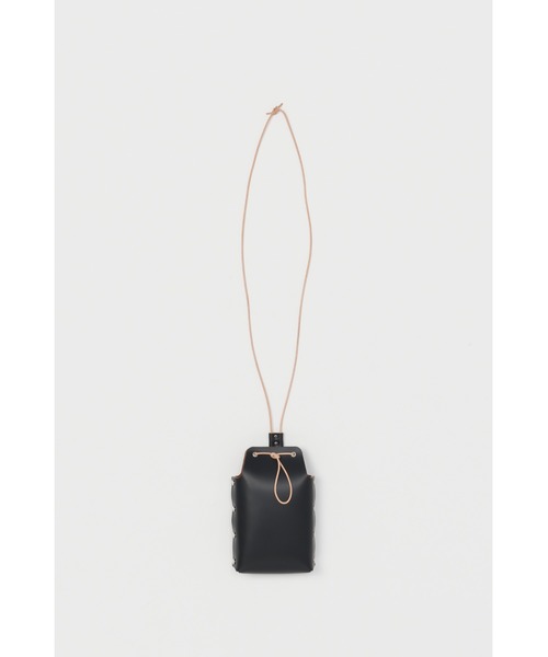 Hender Scheme(エンダースキーマ)の「assemble neck pouch L(ショルダーバッグ・メンズ・ブラック/ホワイト/ダークブラウン/ベージュ・LARGE)」の2枚目の写真