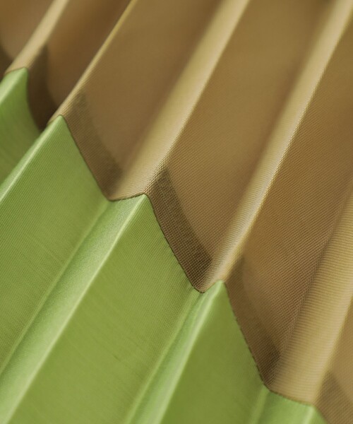 LOVELESS（ラブレス）の「バイカラーシアープリーツスカート（スカート・レディース・ブラック/グリーン系その他/オレンジ系その他/ブルー系その他2・36）」の6枚目の写真