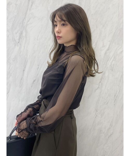 dazzlin(ダズリン)の「チュールシアーギャザートップス(Tシャツ/カットソー・レディース・グレー/オフホワイト/チャコールグレー・FREE)」の11枚目の写真