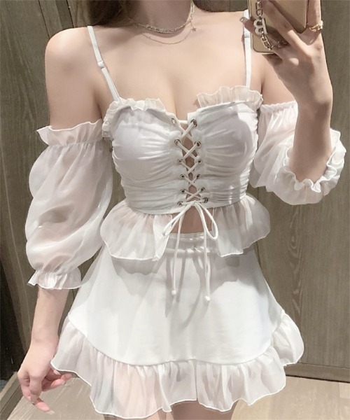 Ritzy（リッツィー）の「オフショルダー ロングパフスリーブ レースアップスカートビキニ 水着（水着・レディース・ブラック/ホワイト・FREE）」の4枚目の写真