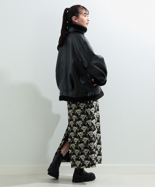 Ray BEAMS（レイビームス）の「Ray BEAMS / フェイク ムートン ボマーブルゾン（ブルゾン・レディース・ライトグレー/ブラック・1/0）」の8枚目の写真