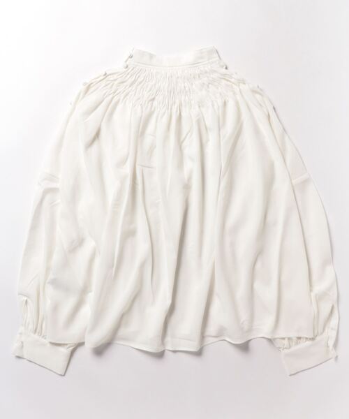 PAGEBOY（ページボーイ）の「オープンショルダーピンタックブラウス（シャツ/ブラウス・レディース・オフホワイト/ブラック/チャコールグレー・FREE）」の4枚目の写真