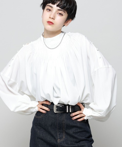 PAGEBOY（ページボーイ）の「オープンショルダーピンタックブラウス